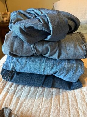 Women’s maternity jeans/jeggings